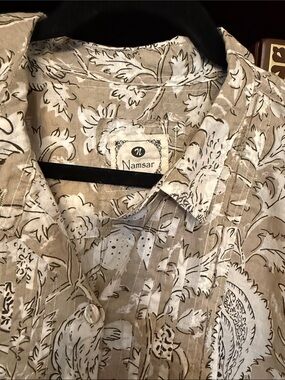 Namsar. L/xl. Beige Floral Button-Up Shirt. High low. Cotton new